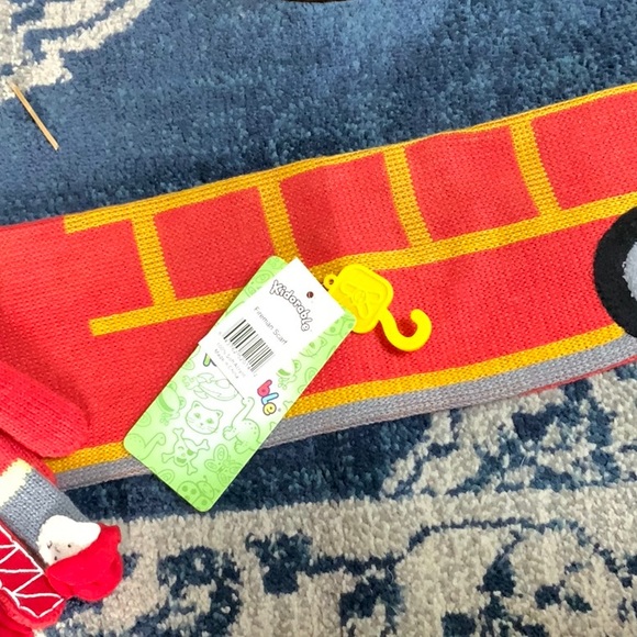 Kidorable Fireman scarf, hat and mittens- brand new - Picture 2 of 5
